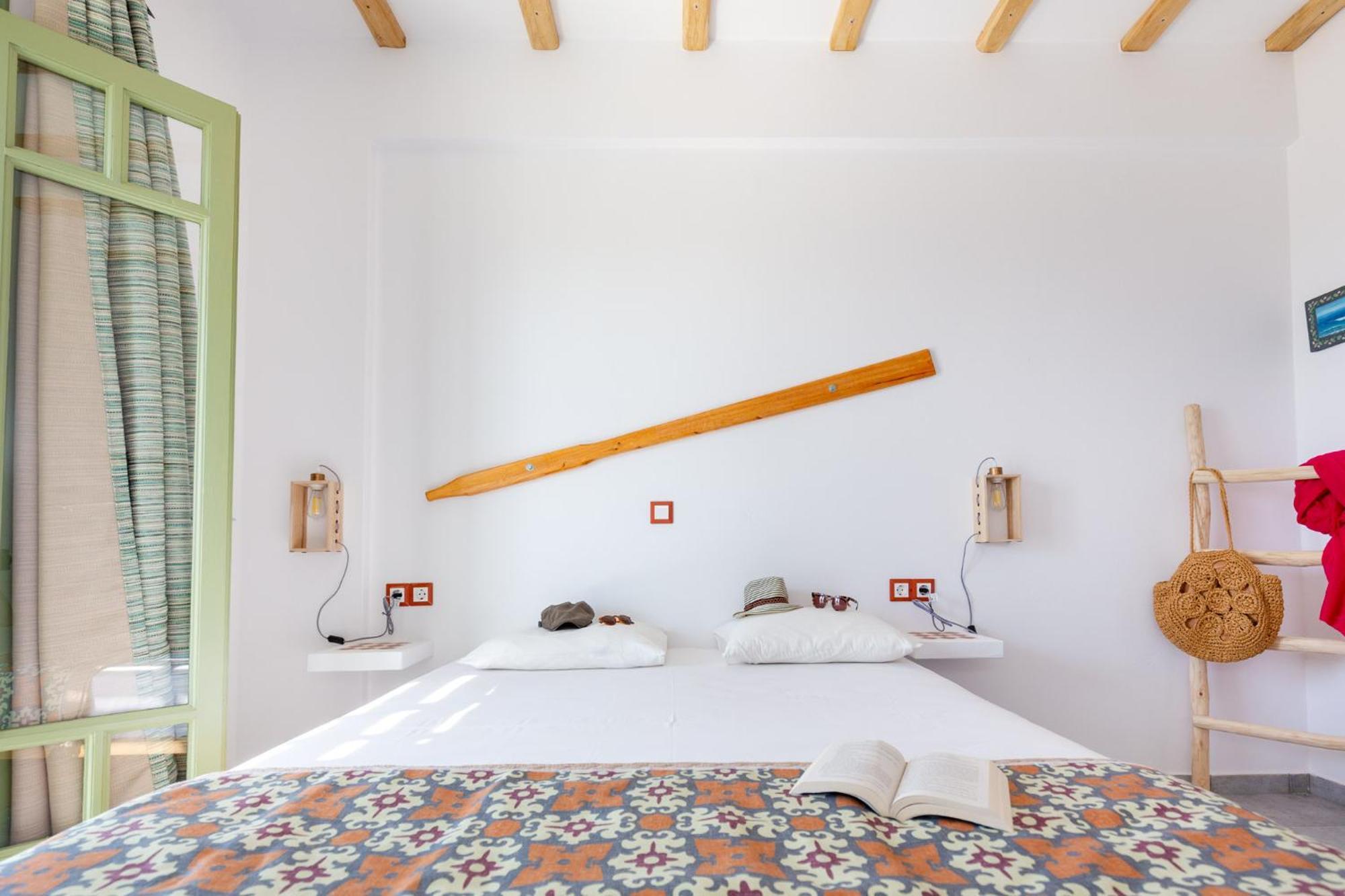 Ailouros Summer Hotel Schoinoussa エクステリア 写真