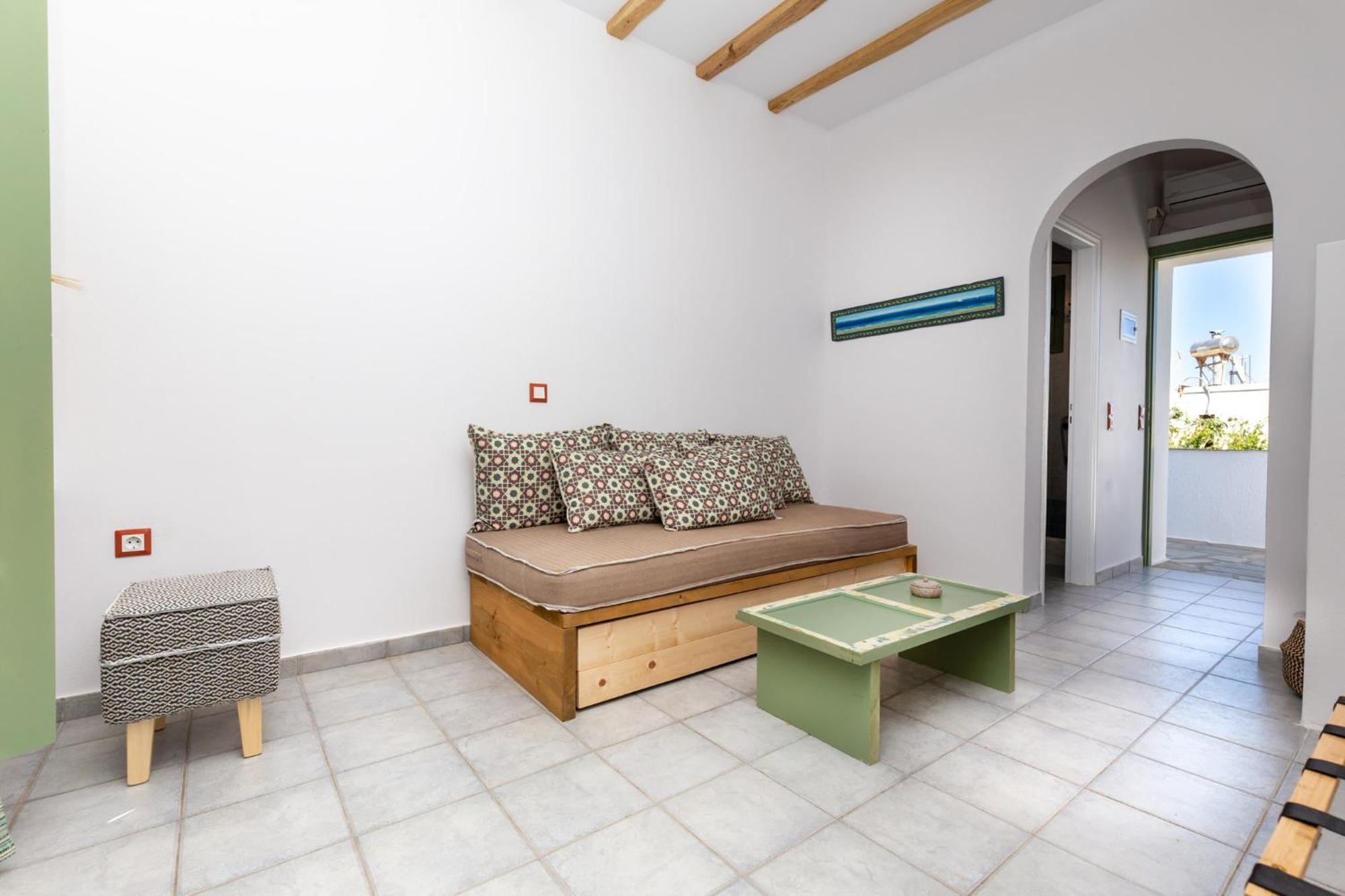 Ailouros Summer Hotel Schoinoussa エクステリア 写真