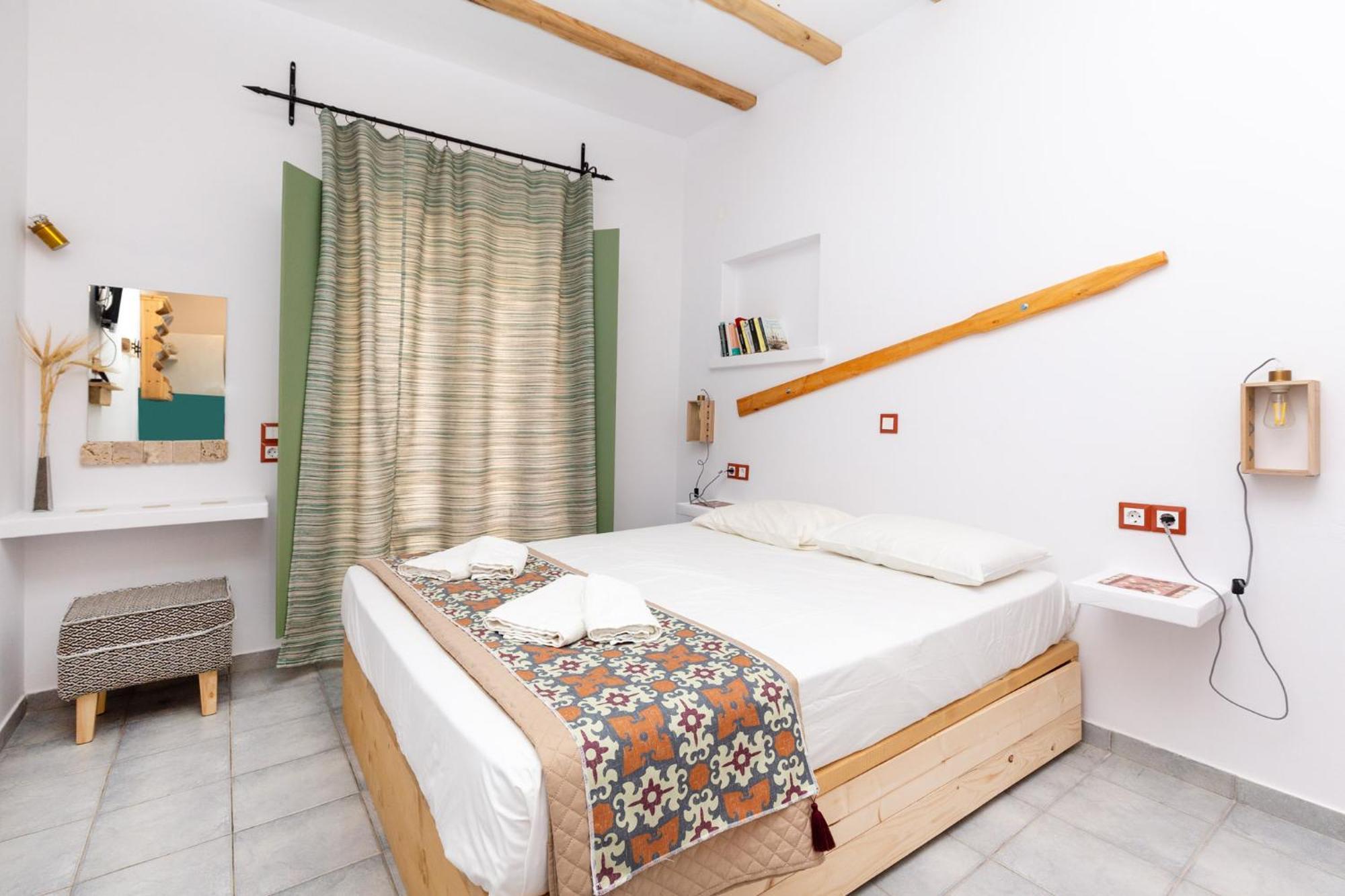 Ailouros Summer Hotel Schoinoussa エクステリア 写真